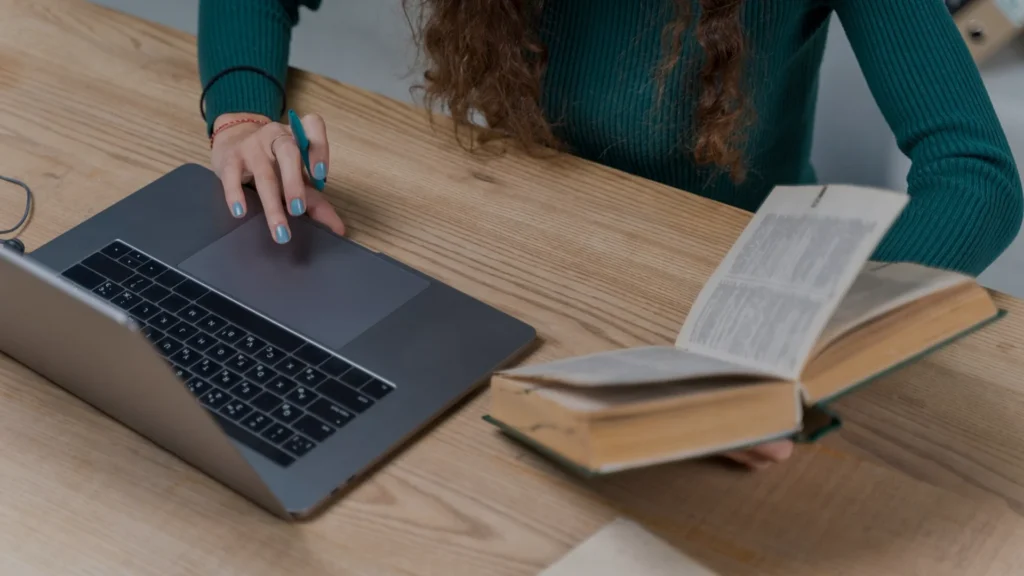 Zero-Downtime Cloud Migration with AI-Assisted Rollback Strategy